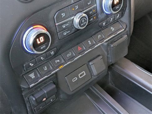 Used 2020 GMC Sierra 3500 Denali w/ Denali Ultimate Package image 21