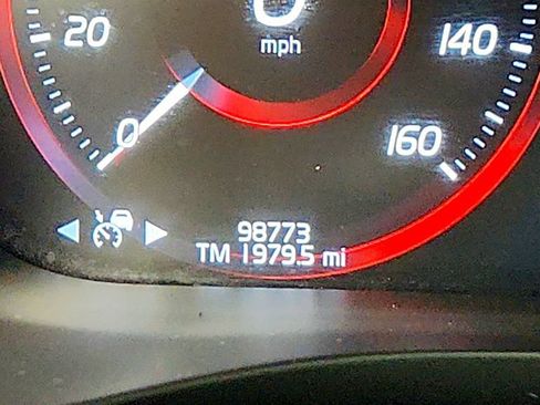 Used 2019 Volvo XC60 T8 R-Design w/ Advanced Package AWD/4WD image 16