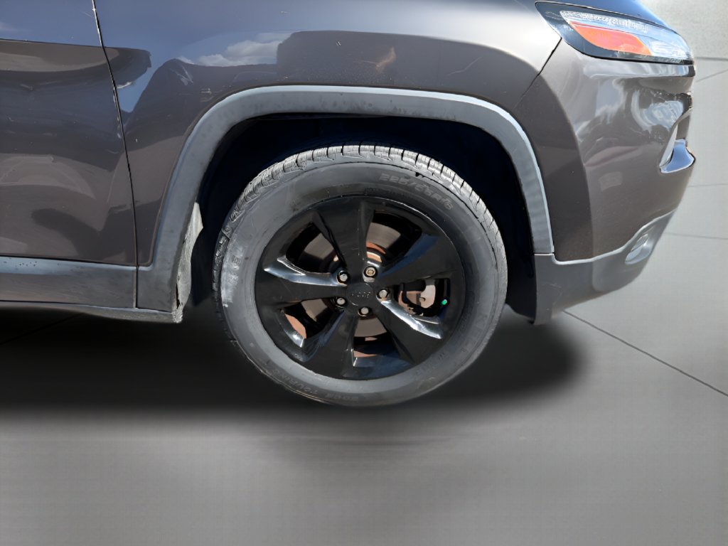 Used 2016 Jeep Cherokee Sport FWD image 16