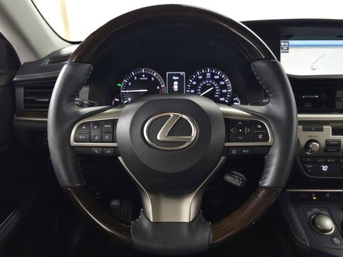 Used 2017 Lexus ES 350 w/ Luxury Package FWD image 18