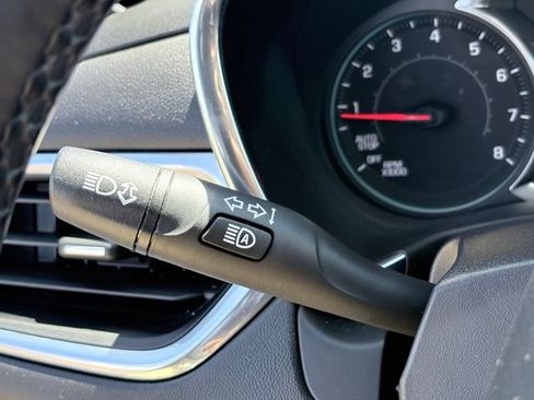 Used 2023 Chevrolet Equinox LT AWD/4WD image 15