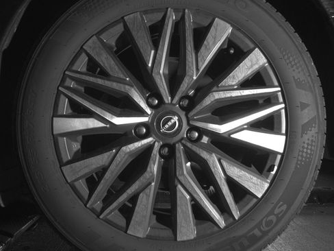 Used 2025 Nissan Altima 2.5 SV image 14