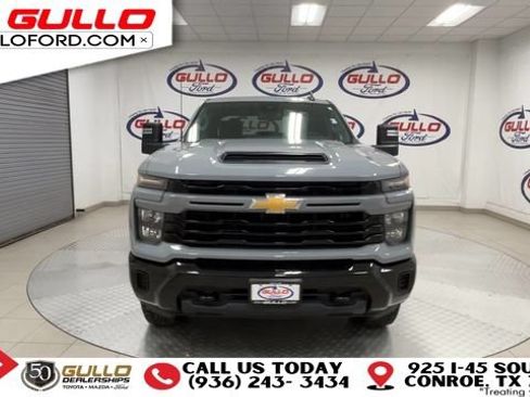 Used 2024 Chevrolet Silverado 2500 Custom w/ Custom Convenience Package AWD/4WD image 3