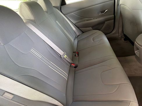 Used 2024 Hyundai Elantra SEL FWD image 25