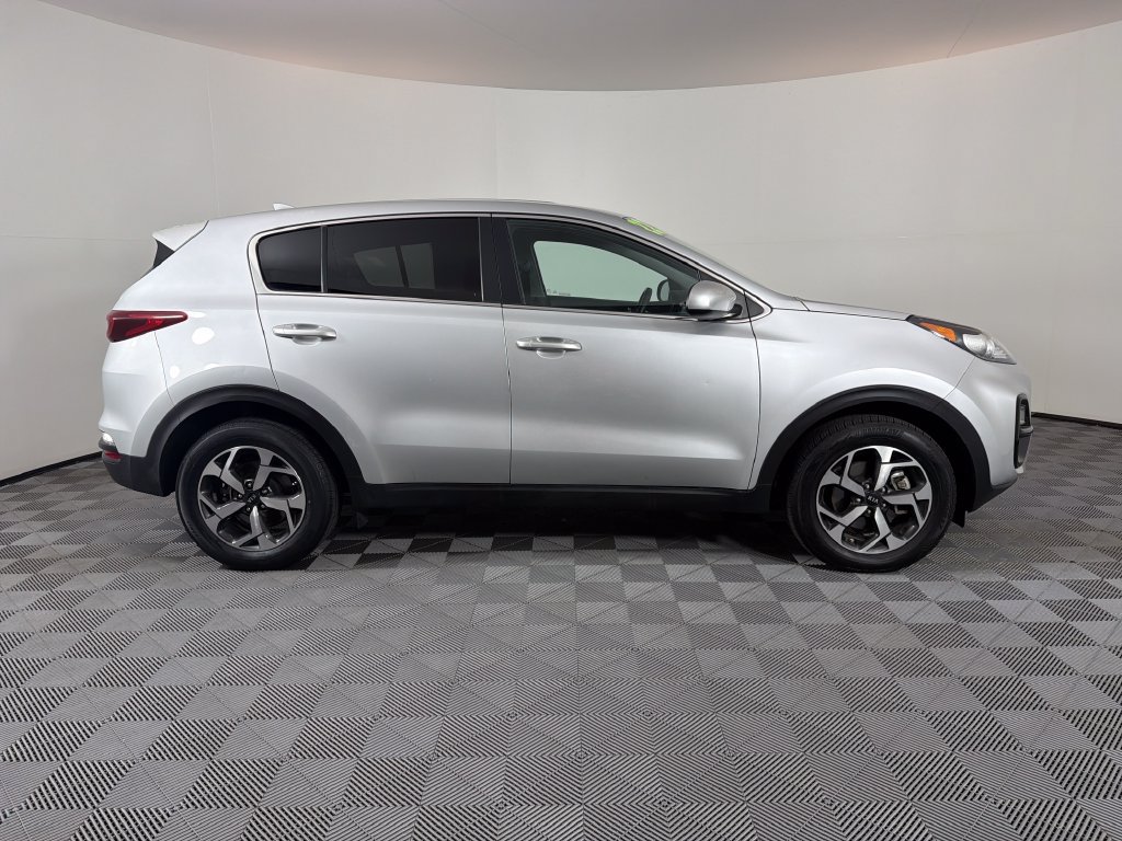 Used 2022 Kia Sportage LX AWD/4WD image 2