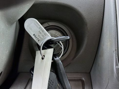 Used 2016 Nissan Frontier SV RWD image 32