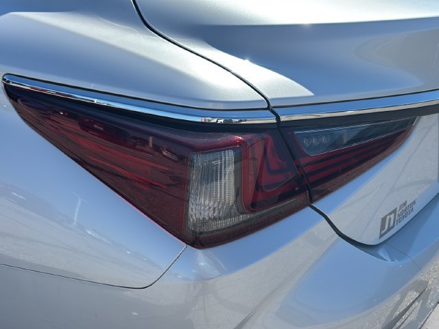Used 2019 Lexus ES 350 w/ Premium Package FWD image 28