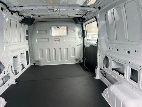 New 2024 Ford E-Transit Low Roof image 18