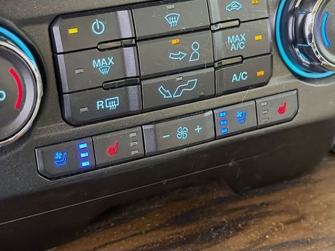 Used 2018 Ford F150 Lariat image 23