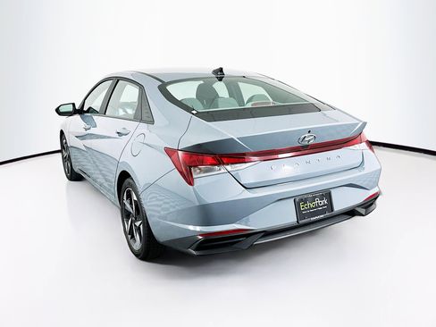 Used 2023 Hyundai Elantra SEL w/ Convenience Package image 5