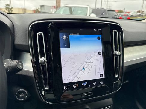 Used 2019 Volvo XC40 T5 Momentum image 35