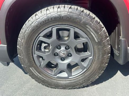 Used 2025 Honda Pilot TrailSport image 32