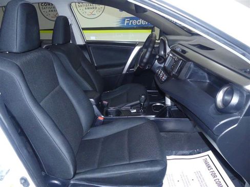 Used 2017 Toyota RAV4 LE image 8