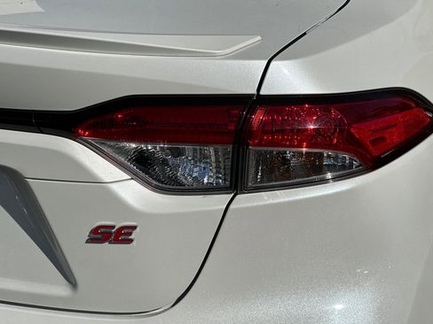 Used 2020 Toyota Corolla SE image 25