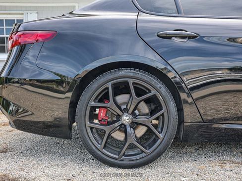 Used 2020 Alfa Romeo Giulia w/ Quick Order Package 22K Sport image 11