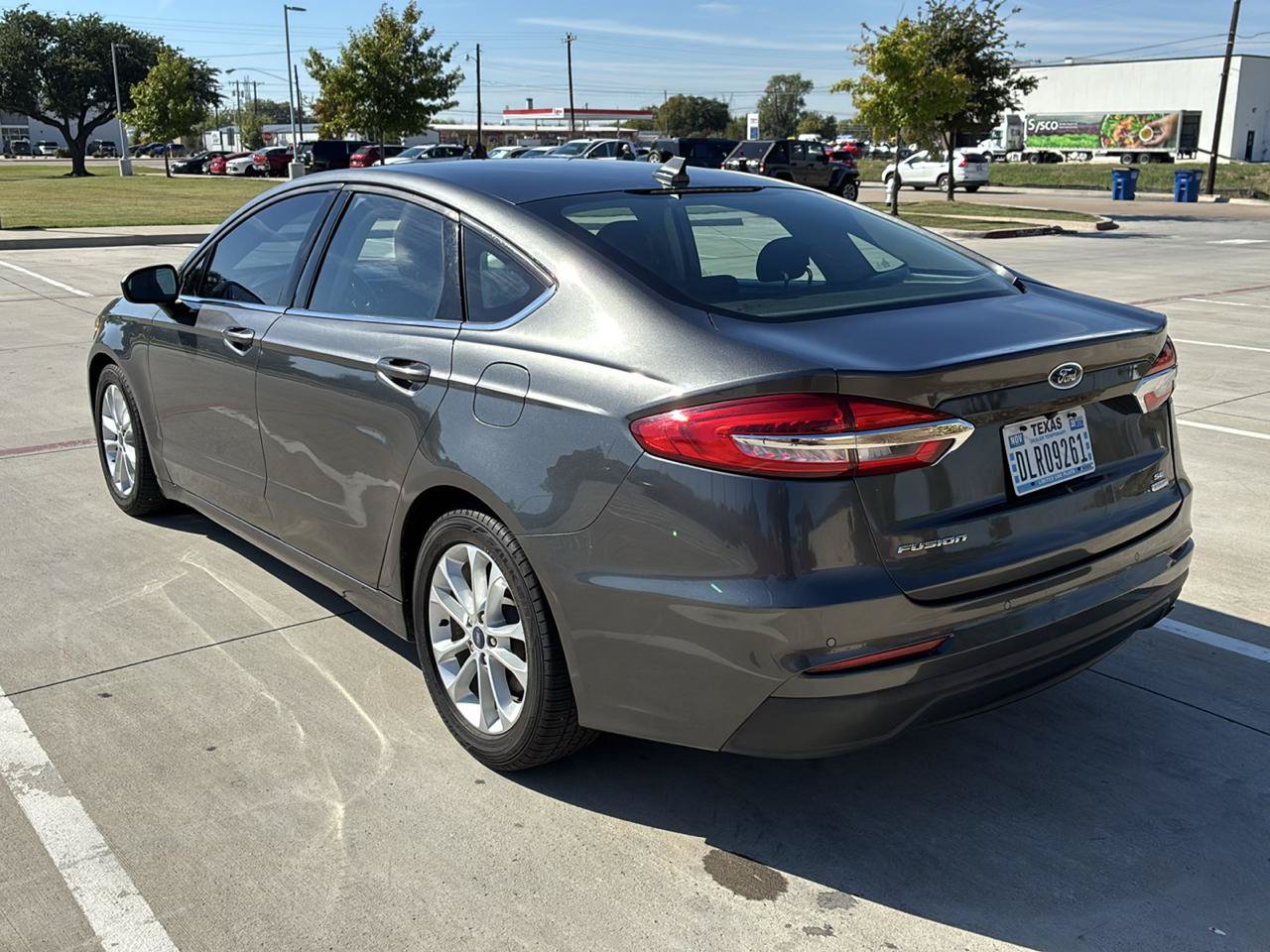 Used 2020 Ford Fusion SE FWD image 8