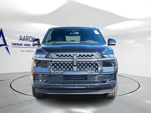 Used 2025 Lincoln Navigator Black Label AWD/4WD image 4