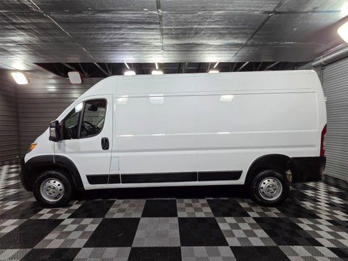 Used 2023 RAM ProMaster 2500 image 8
