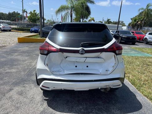 Used 2023 Nissan Kicks SR FWD image 6