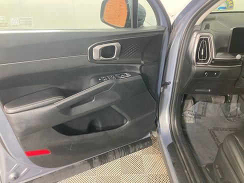 Certified 2024 Kia Sorento S image 11