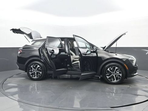 Used 2024 Kia Sportage EX FWD image 33