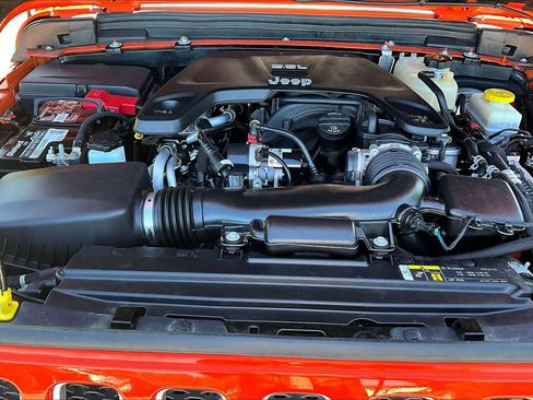 Used 2020 Jeep Wrangler Unlimited Sahara AWD/4WD image 34