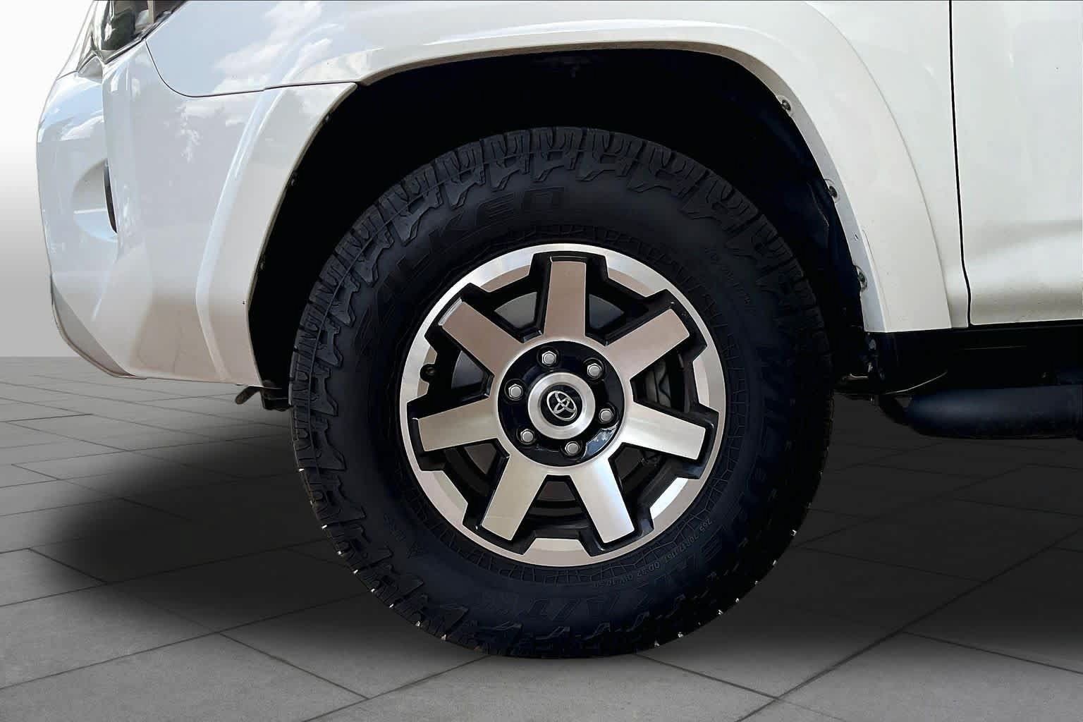 Used 2021 Toyota 4Runner TRD Off-Road Premium AWD/4WD image 10