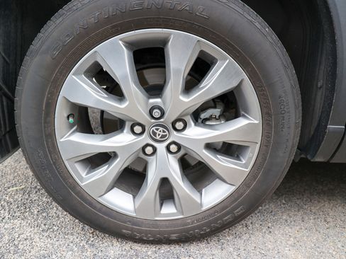 Certified 2025 Toyota Grand Highlander FWD image 12