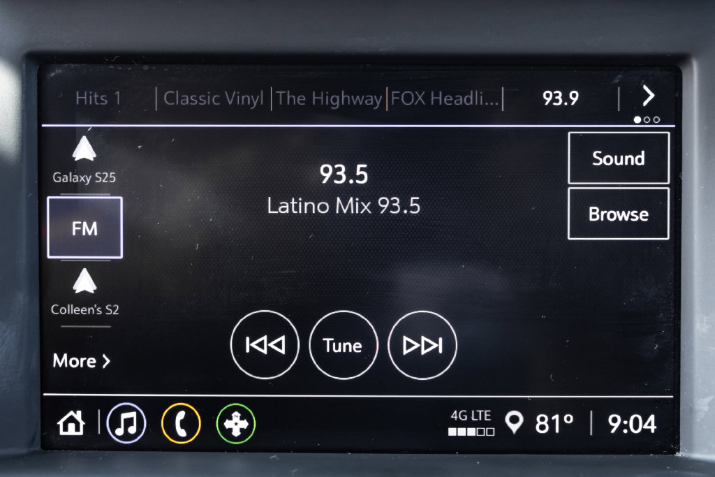 Used 2023 GMC Terrain SLE w/ Driver Convenience Package FWD image 16