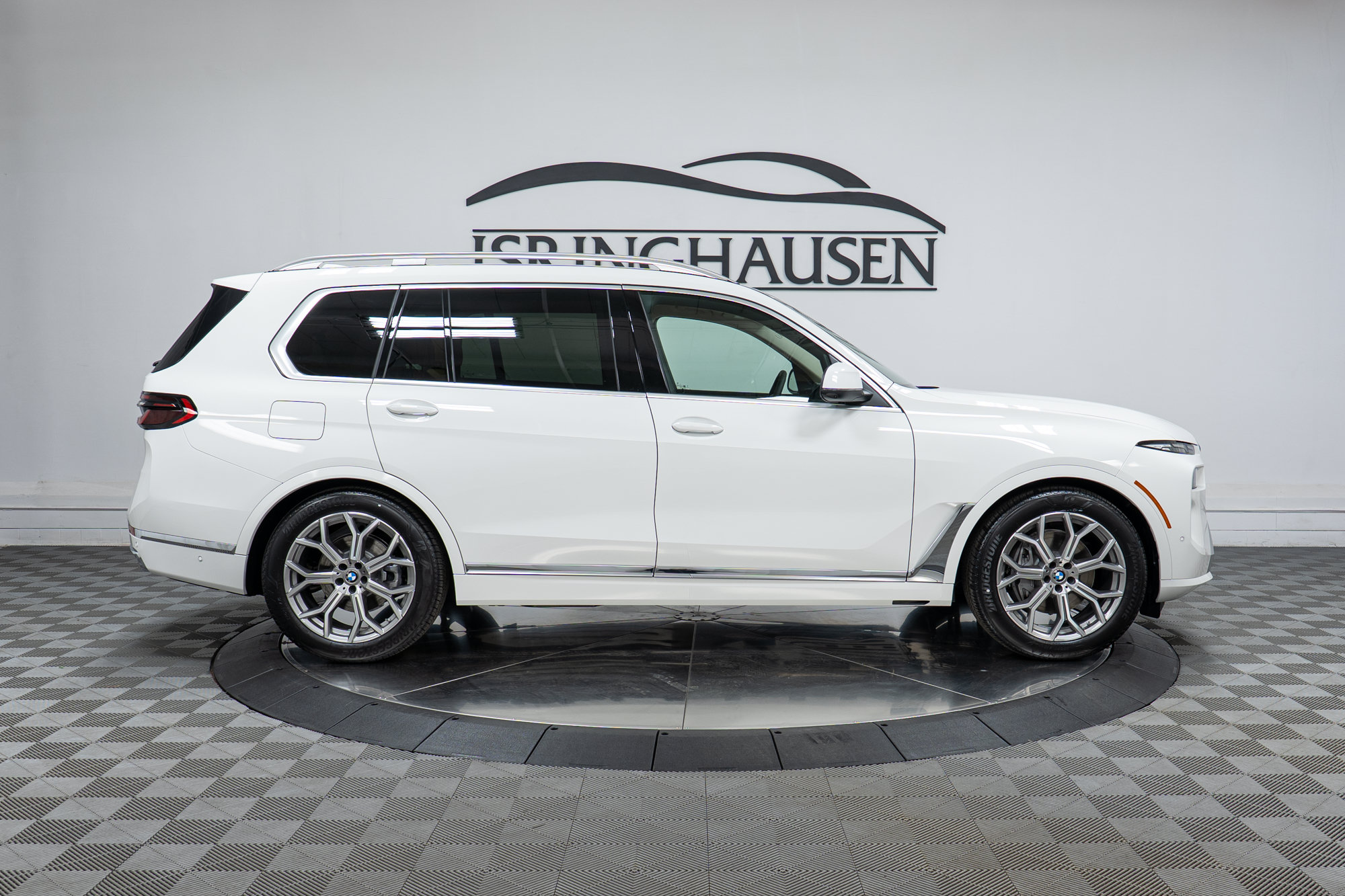 Used 2026 BMW X7 xDrive40i w/ Executive Package AWD/4WD image 4