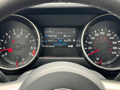 Used 2016 Ford Mustang Shelby GT350 w/ Technology Package RWD image 29