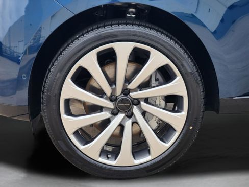 New 2026 Land Rover Range Rover Long Wheelbase SE AWD/4WD image 30