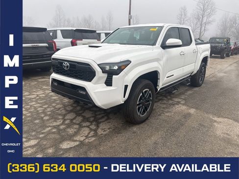 Used 2024 Toyota Tacoma TRD Sport image 1