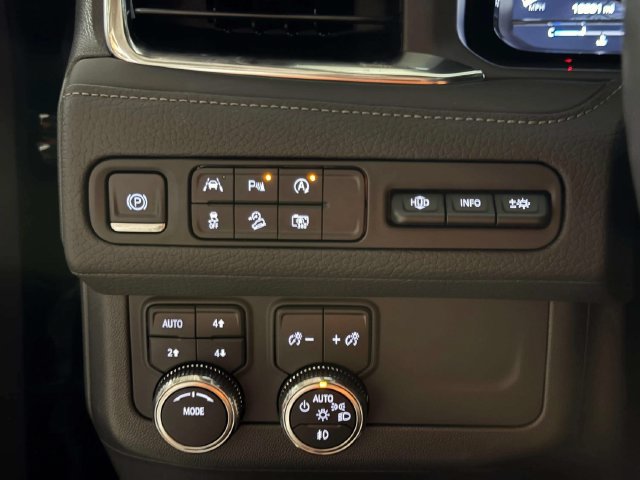 Used 2024 GMC Yukon Denali AWD/4WD image 19