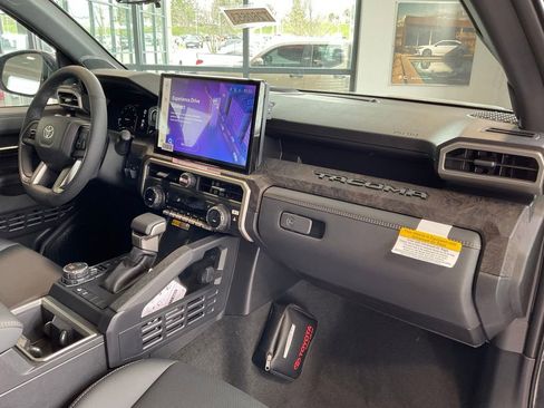 New 2026 Toyota Tacoma Limited AWD/4WD image 15