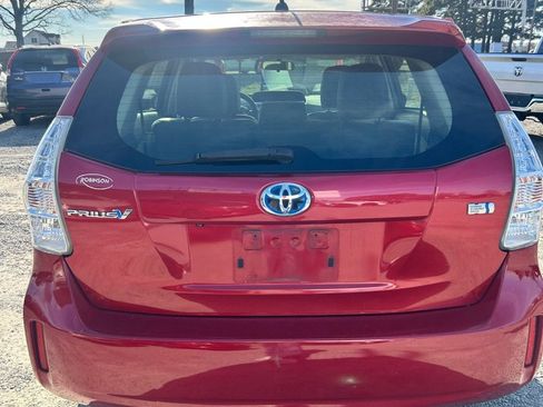 Used 2014 Toyota Prius V Two image 3