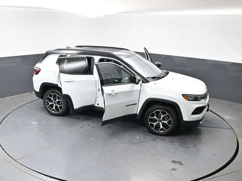 Used 2025 Jeep Compass Limited AWD/4WD image 55
