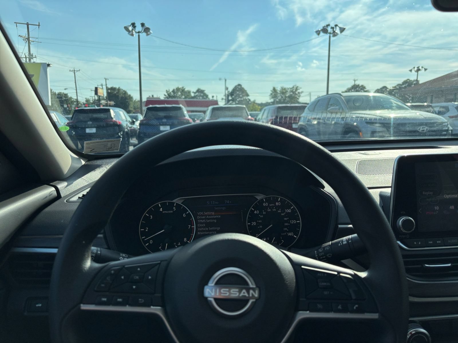 Used 2025 Nissan Altima 2.5 SV FWD image 33