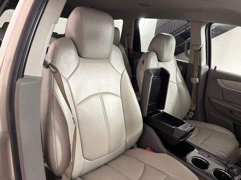 Used 2017 Chevrolet Traverse LT AWD/4WD image 25