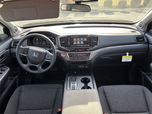 Used 2025 Honda Ridgeline Sport image 24