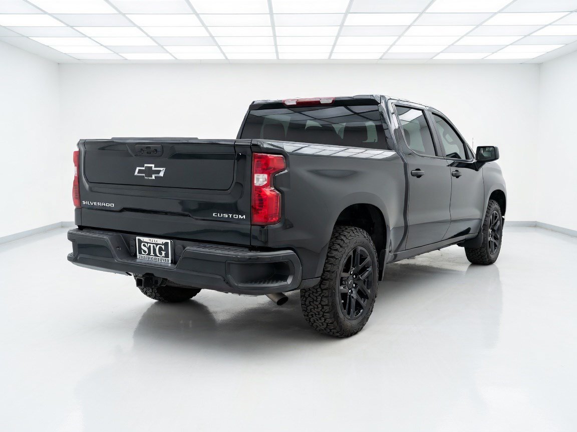Used 2022 Chevrolet Silverado 1500 Custom RWD image 4