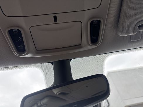 Used 2023 Chrysler Pacifica Limited FWD image 26