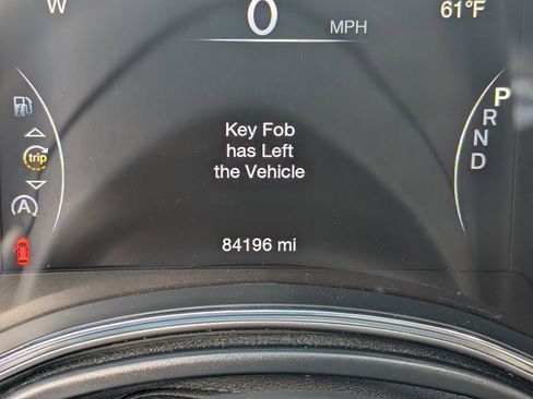 Used 2019 Jeep Grand Cherokee Laredo image 28