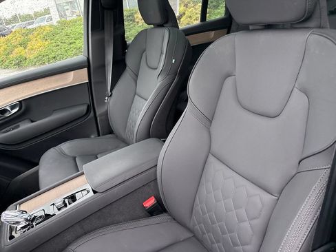 Used 2025 Volvo XC90 T8 Plus w/ Protection Package Premier AWD/4WD image 17