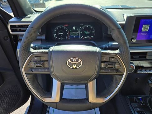 Used 2025 Toyota Tacoma TRD Sport AWD/4WD image 31