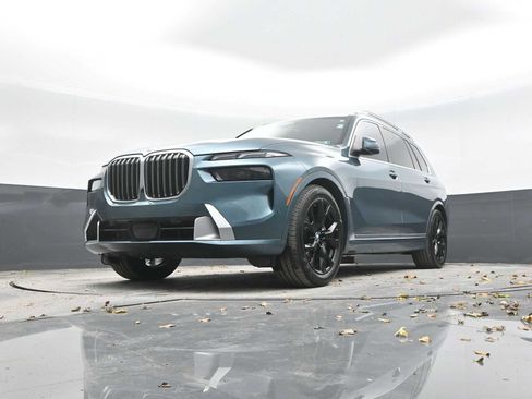 Used 2023 BMW X7 xDrive40i w/ Premium Package image 36