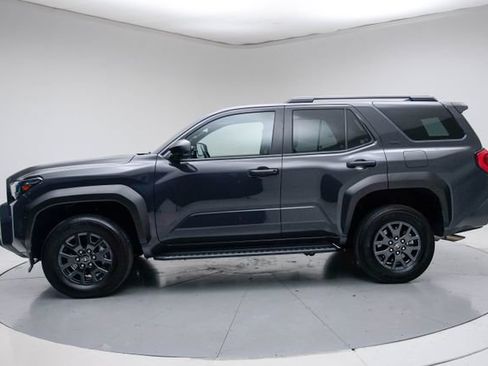 Used 2025 Toyota 4Runner SR5 AWD/4WD image 23