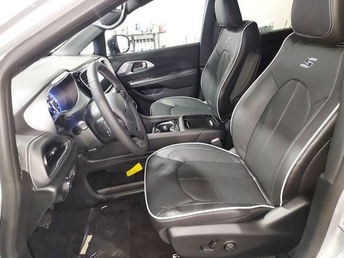 New 2026 Chrysler Pacifica Limited w/ S Appearance Package image 17