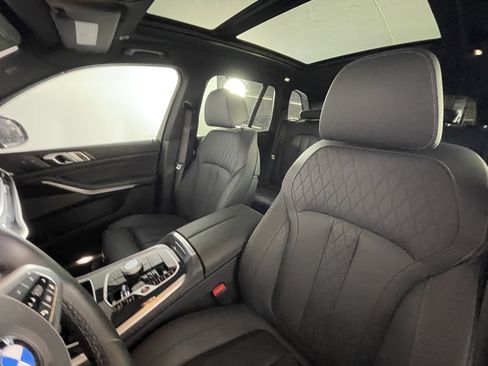 Certified 2025 BMW X5 xDrive40i w/ Executive Package image 9