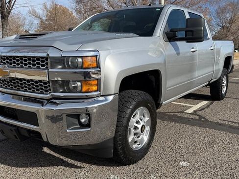 Used 2019 Chevrolet Silverado 2500 LT AWD/4WD image 3